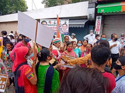 मुख्यमंत्री आवास पर जल संकट व दिल्ली जल बोर्ड भ्रष्टाचार के विरुद्ध प्रदर्शन — 6