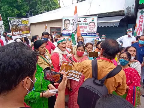मुख्यमंत्री आवास पर जल संकट व दिल्ली जल बोर्ड भ्रष्टाचार के विरुद्ध प्रदर्शन — 9