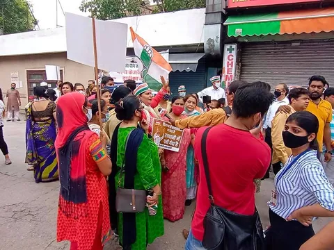 मुख्यमंत्री आवास पर जल संकट व दिल्ली जल बोर्ड भ्रष्टाचार के विरुद्ध प्रदर्शन — 11