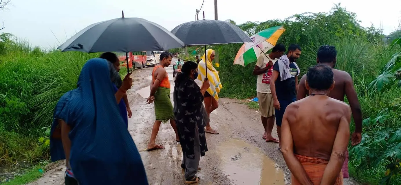 सराय काले खां ग्यासपुर झुग्गियों में बारिश के पानी की तुरंत निकासी — तस्वीर 13 में से 13