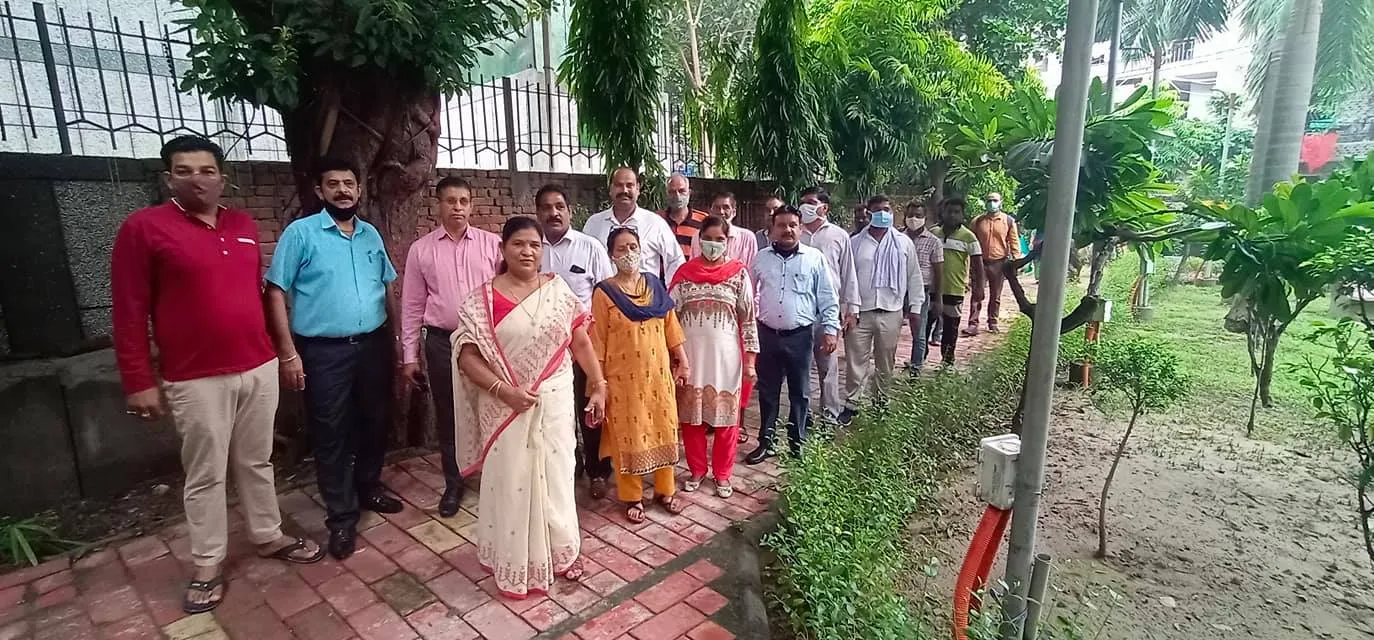 ज्ञानचंद पार्क में शीला दीक्षित जी की पुण्यतिथि पर वृक्षारोपण — तस्वीर 7 में से 16