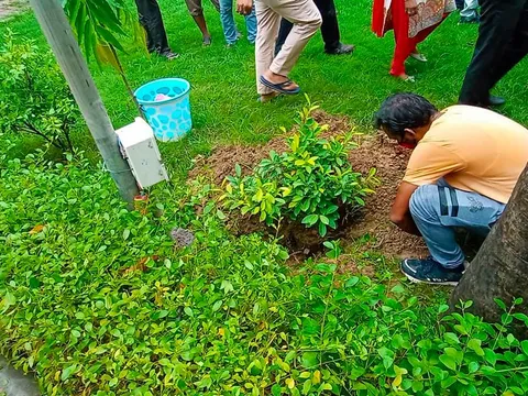 ज्ञानचंद पार्क में शीला दीक्षित जी की पुण्यतिथि पर वृक्षारोपण — 13