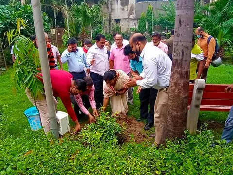 ज्ञानचंद पार्क में शीला दीक्षित जी की पुण्यतिथि पर वृक्षारोपण — 15