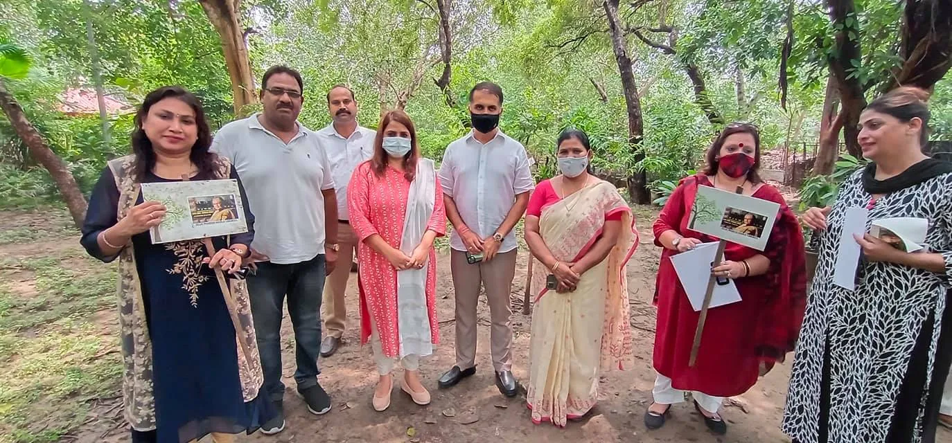 राजीव गांधी स्मृति वन में शीला दीक्षित जी की पुण्यतिथि पर वृक्षारोपण — तस्वीर 16 में से 22