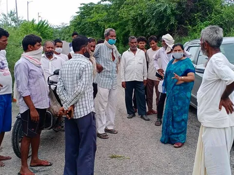 बेला गांव व मूलचंद बस्ती में जलभराव समस्या पर मुलाकात