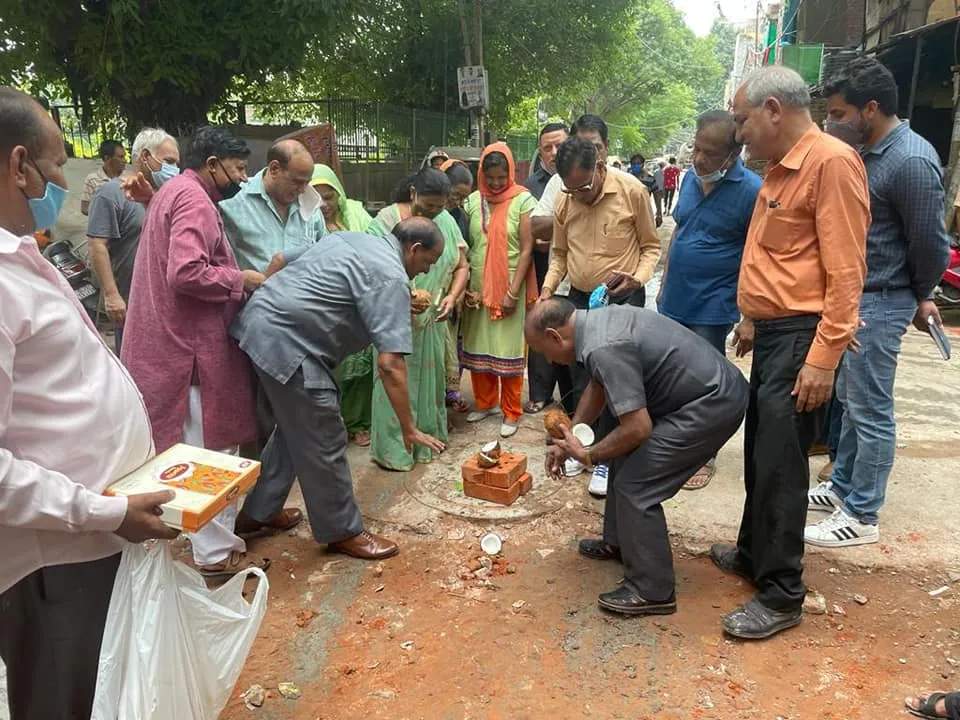सिद्धार्थ बस्ती में गलियों के नवनिर्माण कार्य का शुभारंभ — तस्वीर 1 में से 15