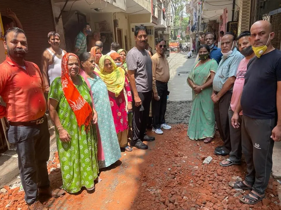 सिद्धार्थ बस्ती में गलियों के नवनिर्माण कार्य का शुभारंभ — तस्वीर 6 में से 15
