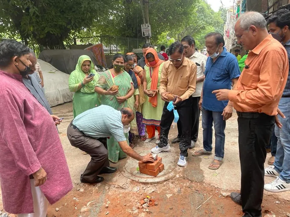 सिद्धार्थ बस्ती में गलियों के नवनिर्माण कार्य का शुभारंभ — तस्वीर 13 में से 15