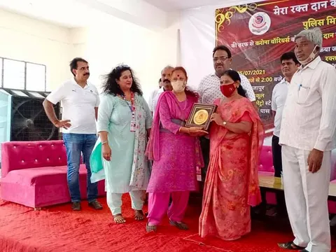 नगली रजापुर में युवा मंच फाउंडेशन द्वारा ब्लड डोनेशन कैंप