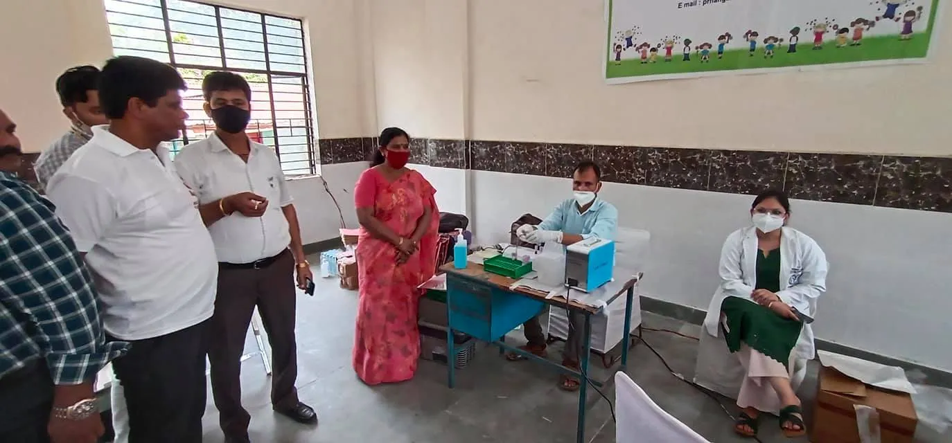 नगली रजापुर में युवा मंच फाउंडेशन द्वारा ब्लड डोनेशन कैंप — तस्वीर 5 में से 16