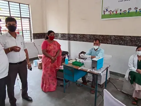 नगली रजापुर में युवा मंच फाउंडेशन द्वारा ब्लड डोनेशन कैंप — 5