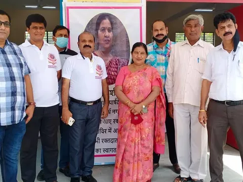 नगली रजापुर में युवा मंच फाउंडेशन द्वारा ब्लड डोनेशन कैंप — 15