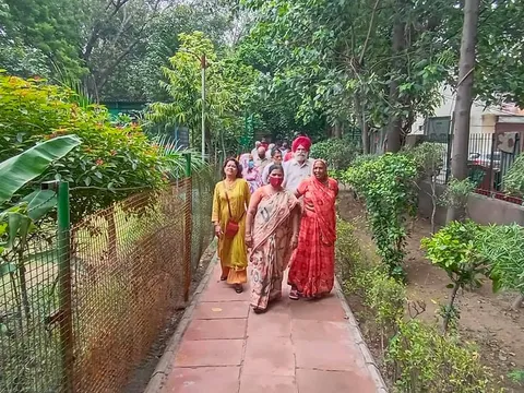 हुकुमचंद पार्क में सीनियर सिटीजन द्वारा वृक्षारोपण — 21