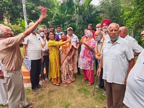 हुकुमचंद पार्क में सीनियर सिटीजन द्वारा वृक्षारोपण — 34