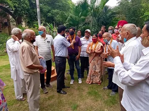 हुकुमचंद पार्क में सीनियर सिटीजन द्वारा वृक्षारोपण — 38