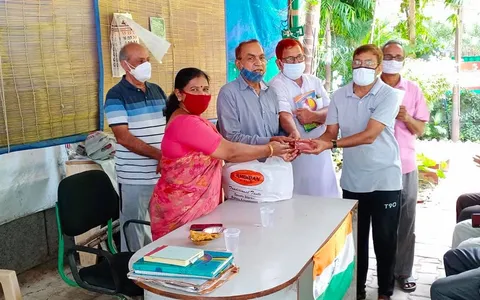 जीवन नगर सीनियर सिटीजन पार्क में आभार व सदस्य का जन्मदिन समारोह