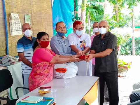 जीवन नगर सीनियर सिटीजन पार्क में आभार व सदस्य का जन्मदिन समारोह — 5