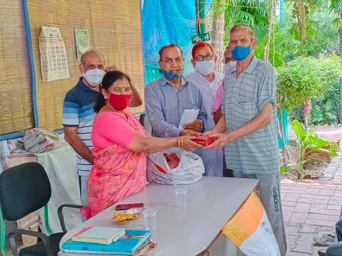 जीवन नगर सीनियर सिटीजन पार्क में आभार व सदस्य का जन्मदिन समारोह — 7