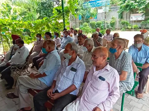 जीवन नगर सीनियर सिटीजन पार्क में आभार व सदस्य का जन्मदिन समारोह — 16