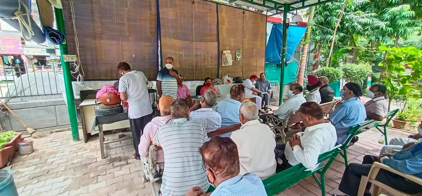 जीवन नगर सीनियर सिटीजन पार्क में आभार व सदस्य का जन्मदिन समारोह — तस्वीर 19 में से 22