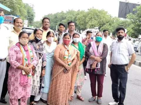 बेरोजगारी व बढ़ती महंगाई के विरुद्ध प्रदर्शन