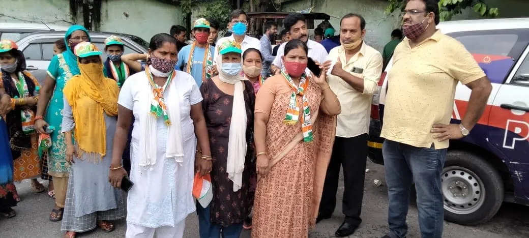 बेरोजगारी व बढ़ती महंगाई के विरुद्ध प्रदर्शन — तस्वीर 4 में से 16