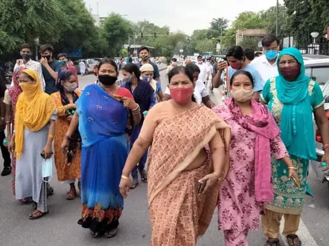बेरोजगारी व बढ़ती महंगाई के विरुद्ध प्रदर्शन — 5
