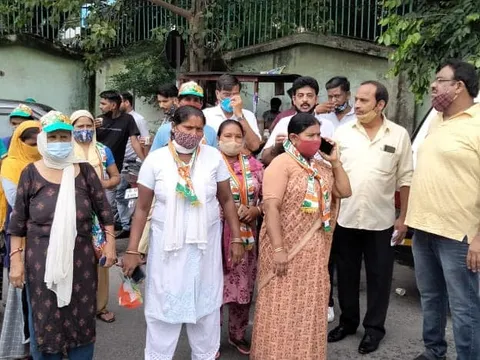 बेरोजगारी व बढ़ती महंगाई के विरुद्ध प्रदर्शन — 10