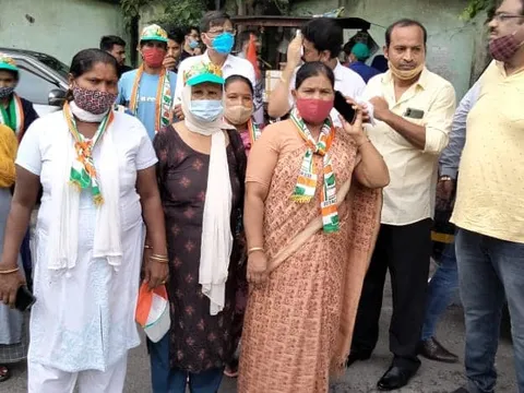 बेरोजगारी व बढ़ती महंगाई के विरुद्ध प्रदर्शन — 12