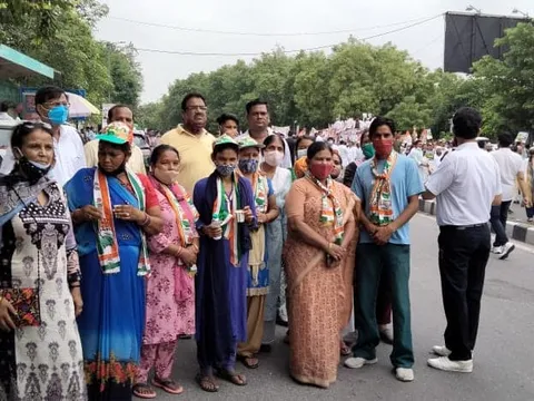 बेरोजगारी व बढ़ती महंगाई के विरुद्ध प्रदर्शन — 14