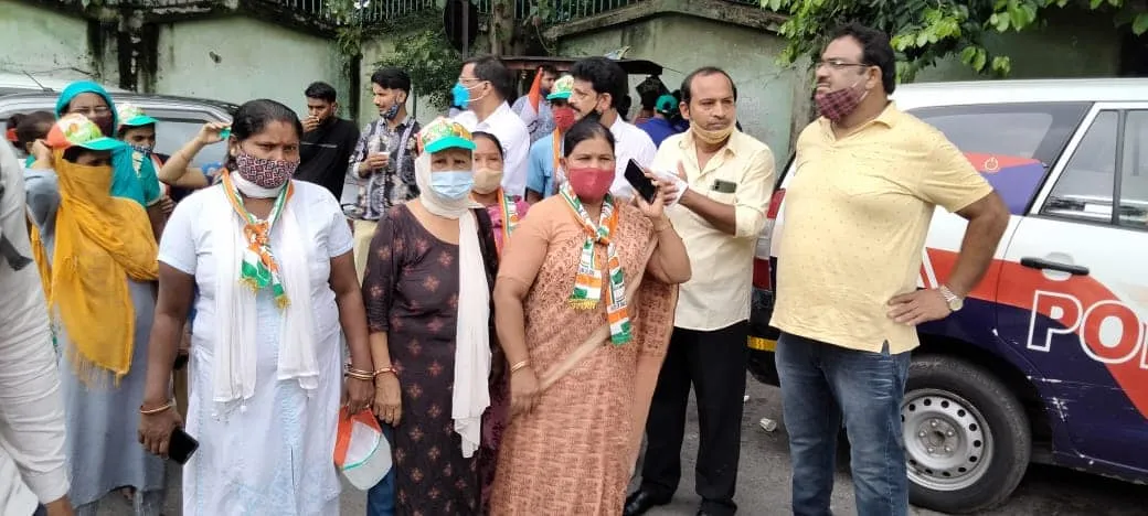 बेरोजगारी व बढ़ती महंगाई के विरुद्ध प्रदर्शन — तस्वीर 15 में से 16