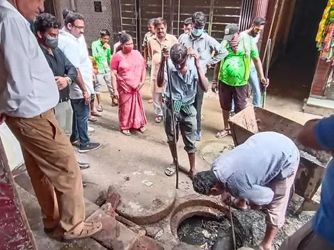 सराय काले खां में बरसात से पूर्व सीवर-नाली सफाई अभियान — 7