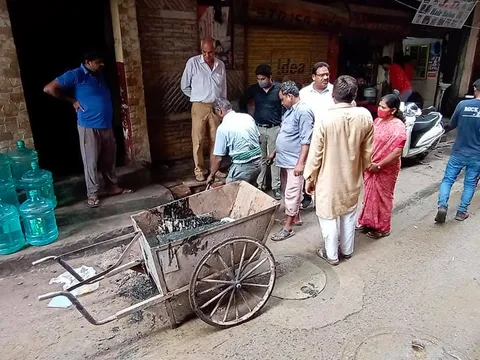 सराय काले खां में बरसात से पूर्व सीवर-नाली सफाई अभियान — 10