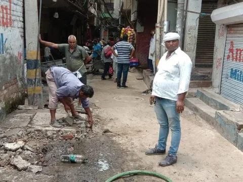सराय काले खां में बरसात से पूर्व सीवर-नाली सफाई अभियान — 15