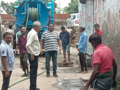 सराय काले खां में बरसात से पूर्व सीवर-नाली सफाई अभियान — 19