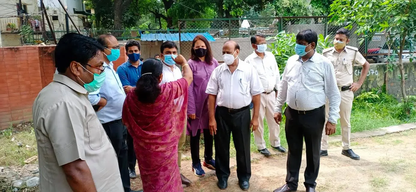 उपायुक्त संग सराय काले खां क्षेत्र का निरीक्षण दौरा — तस्वीर 3 में से 19