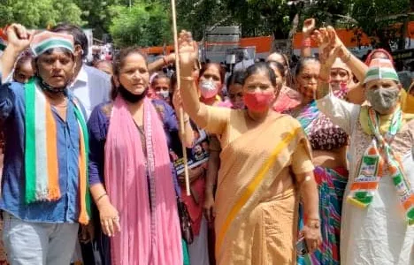 जंतर मंतर पर दलितों पर अत्याचार के विरुद्ध प्रदर्शन