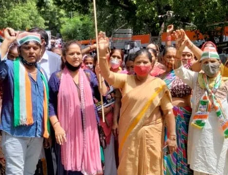 जंतर मंतर पर दलितों पर अत्याचार के विरुद्ध प्रदर्शन