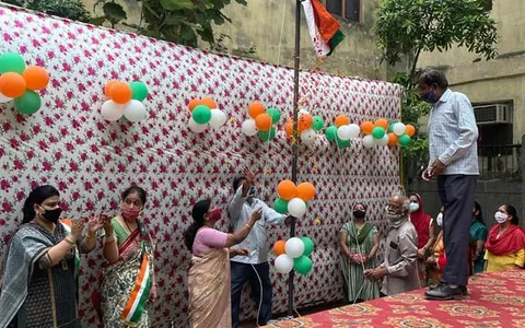 75वां स्वतंत्रता दिवस: किलोकरी गांव एसडीएमसी स्कूल में ध्वजारोहण