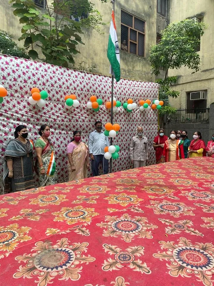 75वां स्वतंत्रता दिवस: किलोकरी गांव एसडीएमसी स्कूल में ध्वजारोहण — तस्वीर 2 में से 15