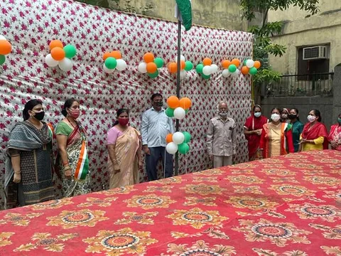 75वां स्वतंत्रता दिवस: किलोकरी गांव एसडीएमसी स्कूल में ध्वजारोहण — 2