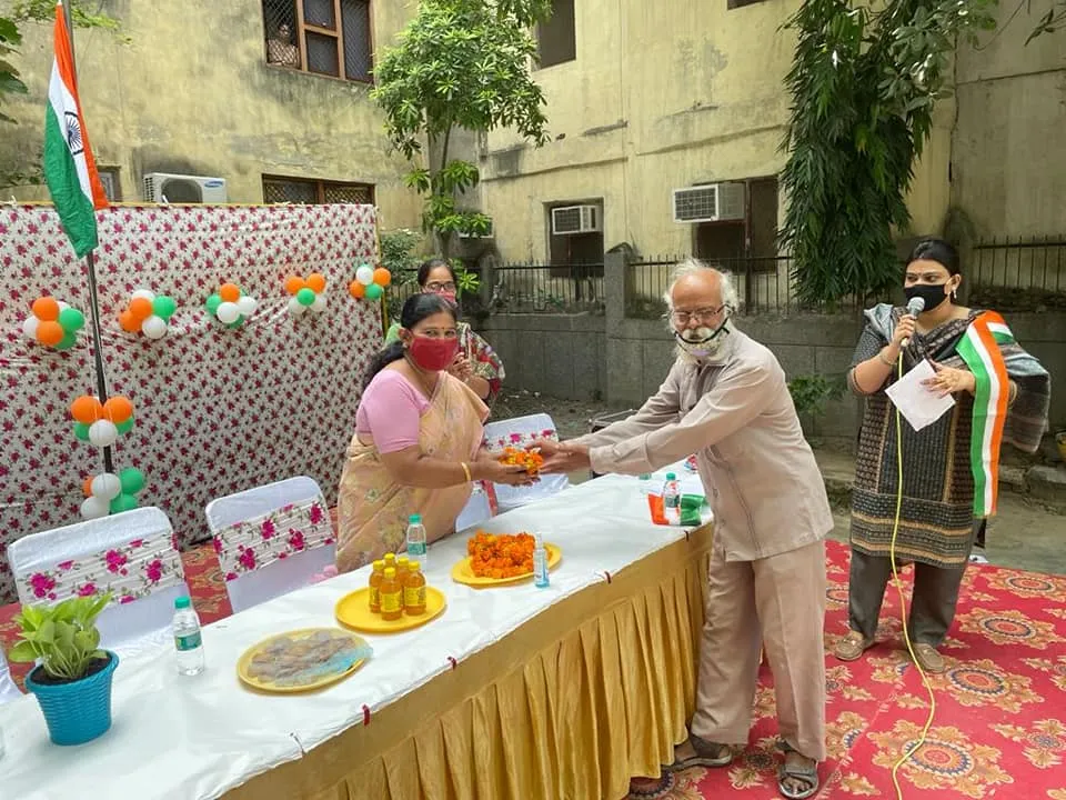 75वां स्वतंत्रता दिवस: किलोकरी गांव एसडीएमसी स्कूल में ध्वजारोहण — तस्वीर 5 में से 15