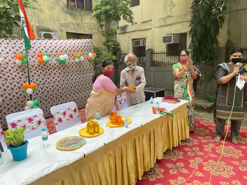 75वां स्वतंत्रता दिवस: किलोकरी गांव एसडीएमसी स्कूल में ध्वजारोहण — तस्वीर 7 में से 15