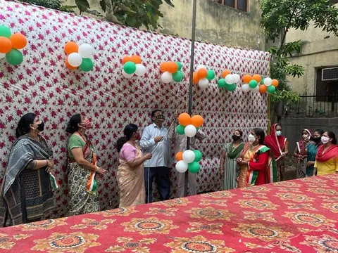 75वां स्वतंत्रता दिवस: किलोकरी गांव एसडीएमसी स्कूल में ध्वजारोहण — 15