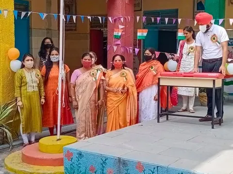 75वां स्वतंत्रता दिवस: जीवन नगर एसडीएमसी बॉयज स्कूल में ध्वजारोहण — 11