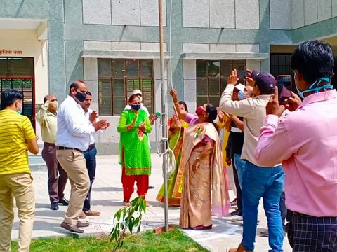 75वां स्वतंत्रता दिवस: नगली रजापुर एसडीएमसी स्कूल में ध्वजारोहण — 3