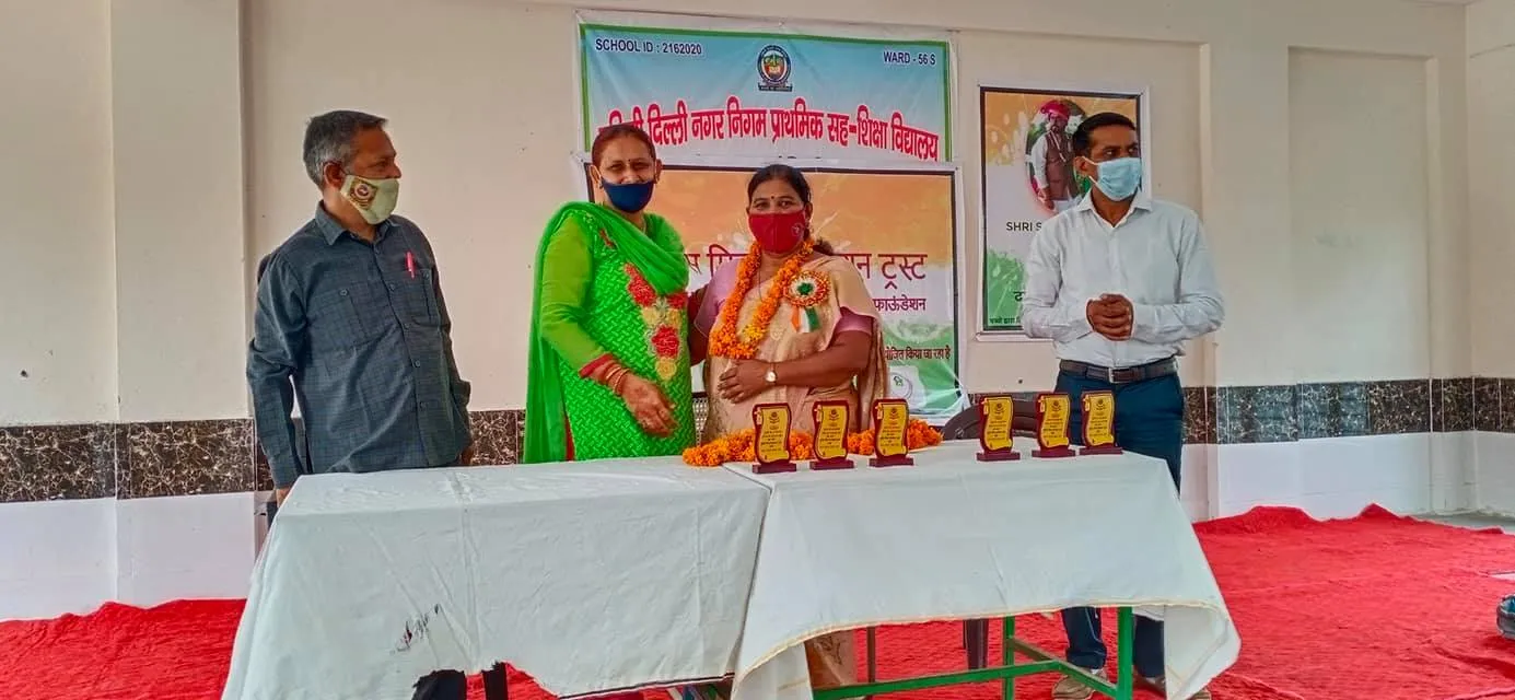 75वां स्वतंत्रता दिवस: नगली रजापुर एसडीएमसी स्कूल में ध्वजारोहण — तस्वीर 13 में से 24
