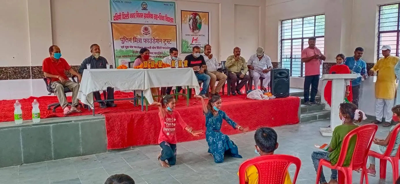 75वां स्वतंत्रता दिवस: नगली रजापुर एसडीएमसी स्कूल में ध्वजारोहण — तस्वीर 18 में से 24