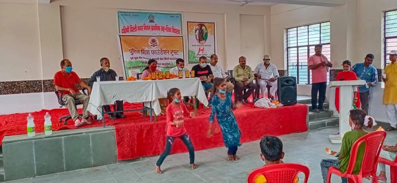 75वां स्वतंत्रता दिवस: नगली रजापुर एसडीएमसी स्कूल में ध्वजारोहण — तस्वीर 19 में से 24