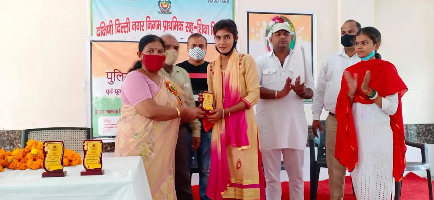 75वां स्वतंत्रता दिवस: नगली रजापुर एसडीएमसी स्कूल में ध्वजारोहण — तस्वीर 22 में से 24